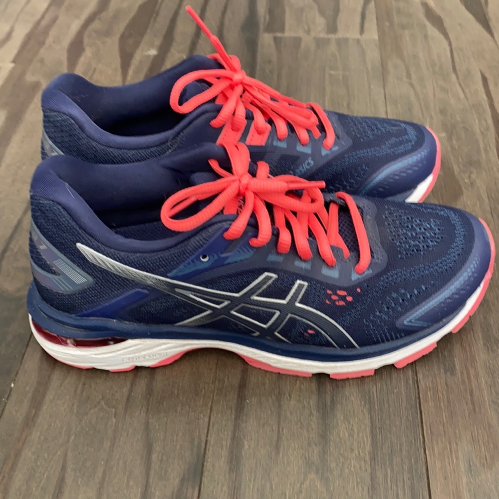 Asics GT 2000